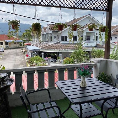 Makmur Homestay Тайпинг Экстерьер фото